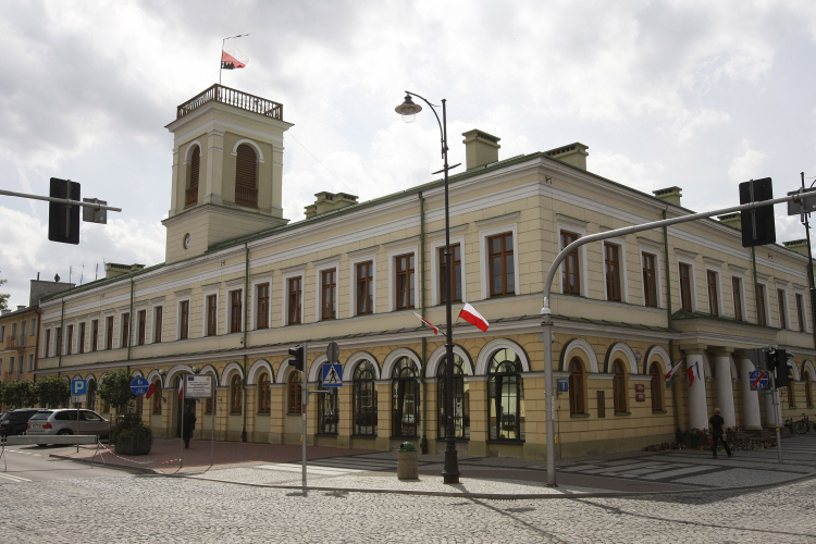 Urząd Miejski w Suwałkach mieszczący się ul. Mickiewicza. PAP/A. Reszko