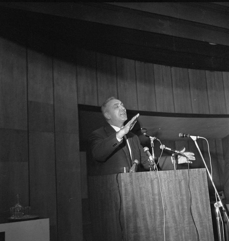 I sekretarz KC PZPR Edward Gierek. Szczecin, 24.01.1971. Fot. PAP/CAF/J. Uklejewski 