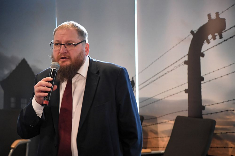 Dyrektor Muzeum Auschwitz Piotr Cywiński podczas konferencji prasowej w Oświęcimiu nt. 75. rocznicy wyzwolenia niemieckiego nazistowskiego obozu koncentracyjnego i zagłady Auschwitz-Birkenau. 26.01.2020. Fot. PAP/J. Bednarczyk