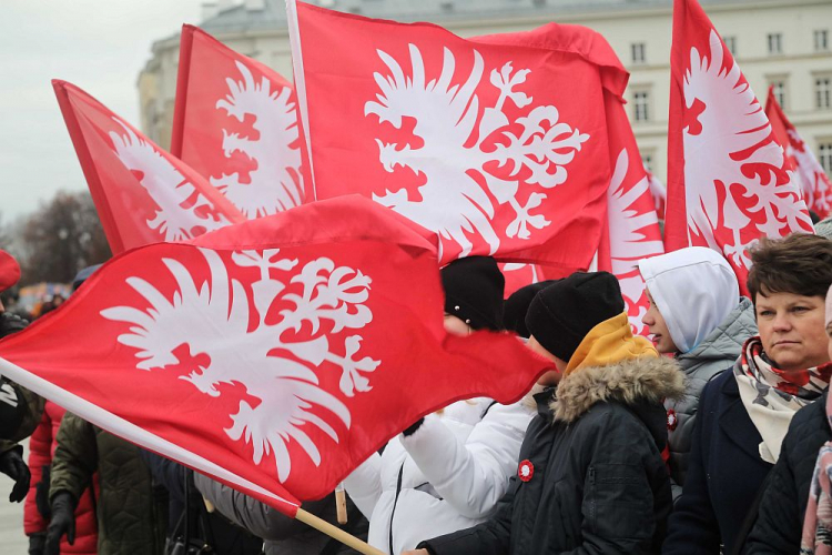 Obchody 101. rocznicy wybuchu Powstania Wielkopolskiego przed Grobem Nieznanego Żołnierza w Warszawie. Fot. PAP/W. Olkuśnik Obchody 101. rocznicy wybuchu Powstania Wielkopolskiego przed Grobem Nieznanego Żołnierza w Warszawie. Fot. PAP/W. Olkuśnik