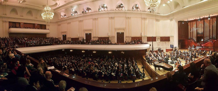 Amerykanka Kate Liu podczas koncertu w pierwszym dniu finałowego etapu XVII Międzynarodowego Konkursu Pianistycznego im. Fryderyka Chopina. 2015 r. Fot. PAP/R. Pietruszka