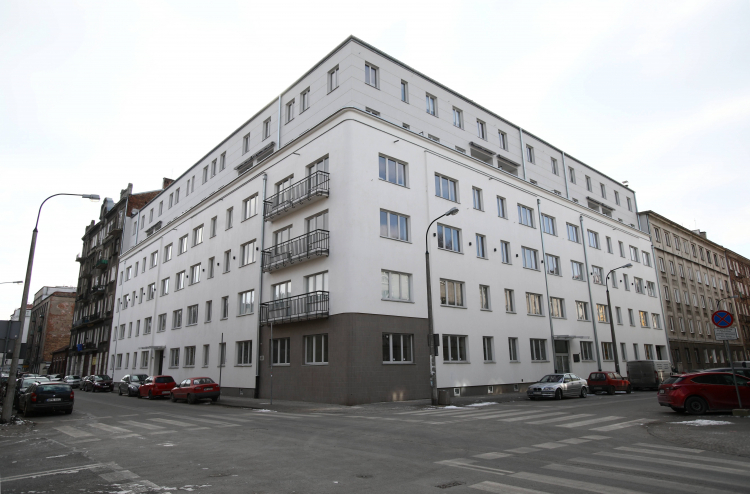 Budynek byłej siedziby NKWD przy ulicy Strzeleckiej 8 w Warszawie. Fot. PAP/L. Szymański