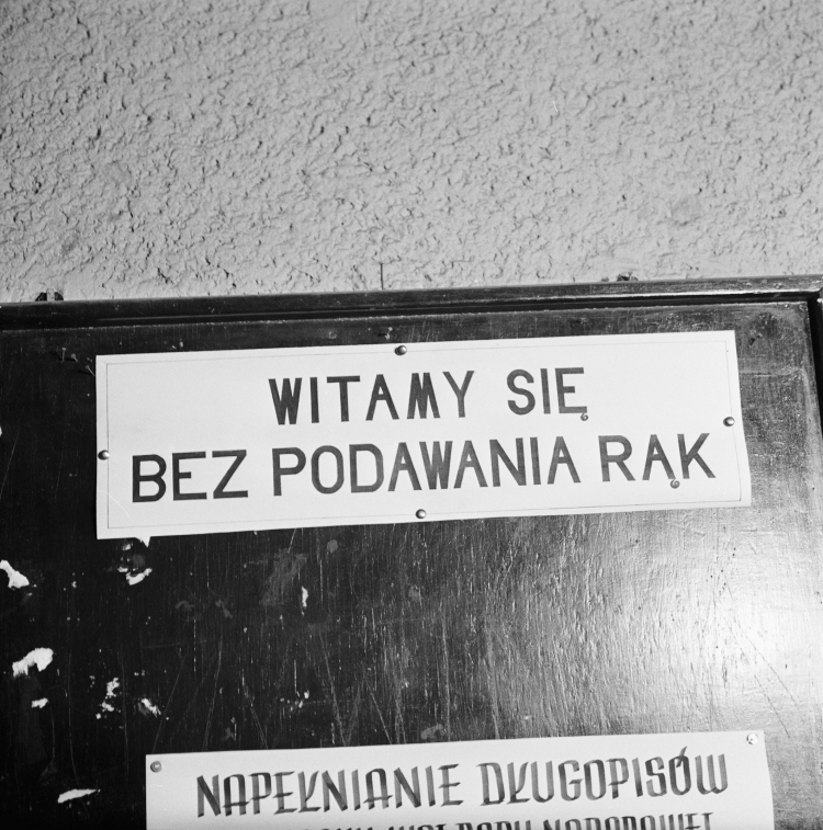 Wrocław, 1963 r. Epidemia ospy we Wrocławiu. Fot. PAP/CAF/E. Wołoszczuk