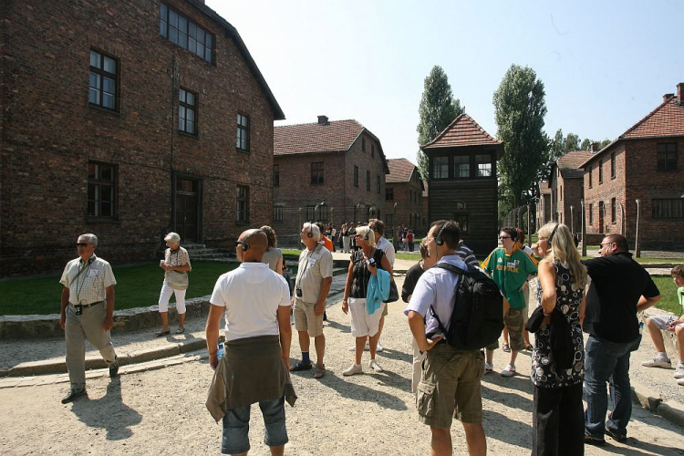 Teren b. niemieckiego nazistowskiego obozu koncentracyjny i zagłady Auschwitz. Fot. PAP/J. Bednarczyk