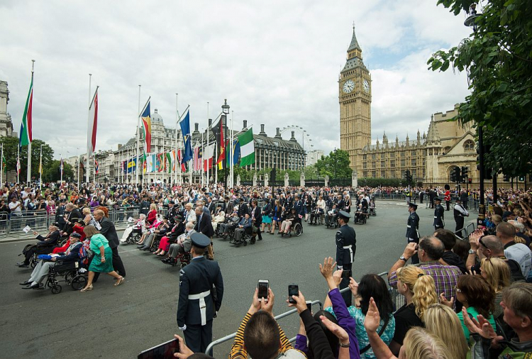 Weterani podczas parady w Londynie z okazji 70. rocznicy kapitulacji Japonii w II wojnie światowej. 2015 r. Fot. PAP/EPA