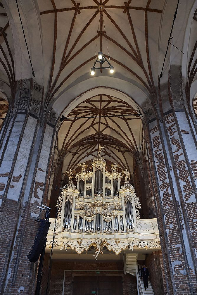 Organy boczne, które powracają na swoje dawne miejsce po 75 latach, oficjalnie zaprezentowano w kościele św. Jana. Gdańsk, 06.03.2020. Fot. PAP/A. Warżawa