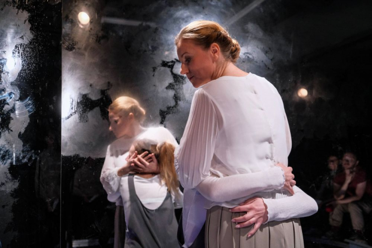 Warszawa, 10.03.2020. Próba dla mediów sztuki „Mykwa” w reż. Karoliny Kirsz, w Teatrze Żydowskim. Fot. PAP/M. Mare Warszawa, 10.03.2020. Próba dla mediów sztuki „Mykwa” w reż. Karoliny Kirsz, w Teatrze Żydowskim. Fot. PAP/M. Mare