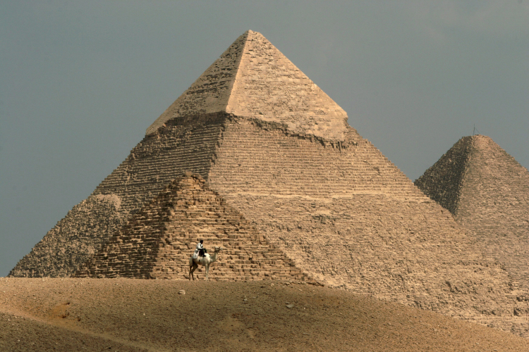 Piramidy. Fot. PAP/EPA