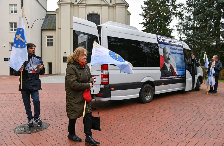 SchumanBus na Katolickim Uniwersytecie Lubelskim. Fot. PAP/W. Jargiło