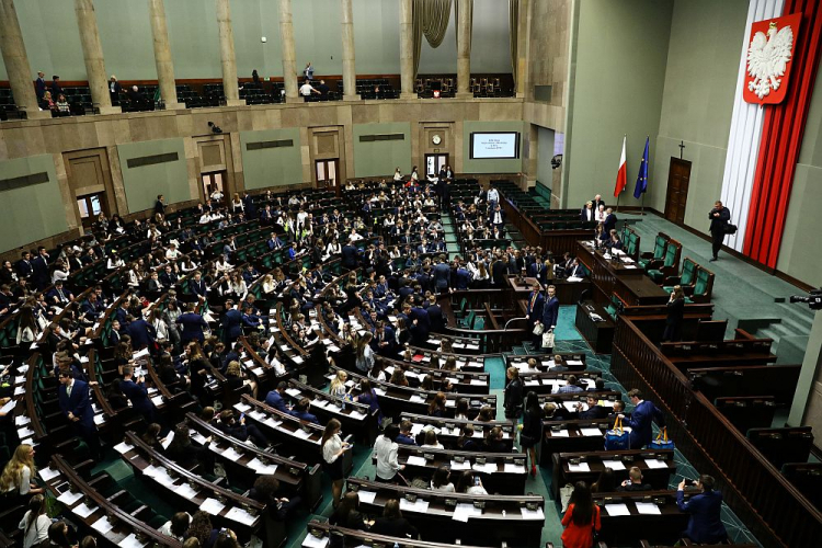 Uczestnicy XXV Posiedzenia Sejmu Dzieci i Młodzieży na sali posiedzeń w Sejmie. Warszawa, 01.06.2019. Fot. PAP/R. Guz