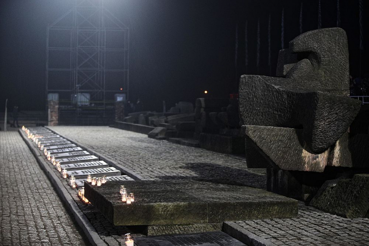 Międzynarodowy Pomnik Ofiar Obozu na terenie byłego niemieckiego obozu Auschwitz II-Birkenau. Fot. PAP/Ł. Gągulski
