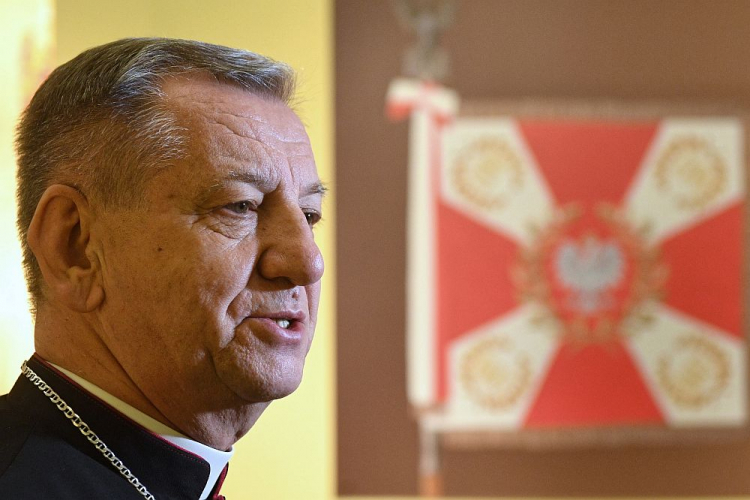 Biskup polowy Wojska Polskiego Józef Guzdek. 2019 r. Fot. PAP/R. Pietruszka