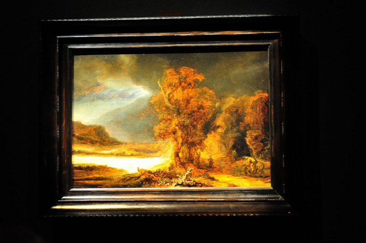 Obrazu „Krajobraz z miłosiernym Samarytaninem” Rembrandta Harmenszoona van Rijna. Fot. PAP/M. Bielecki