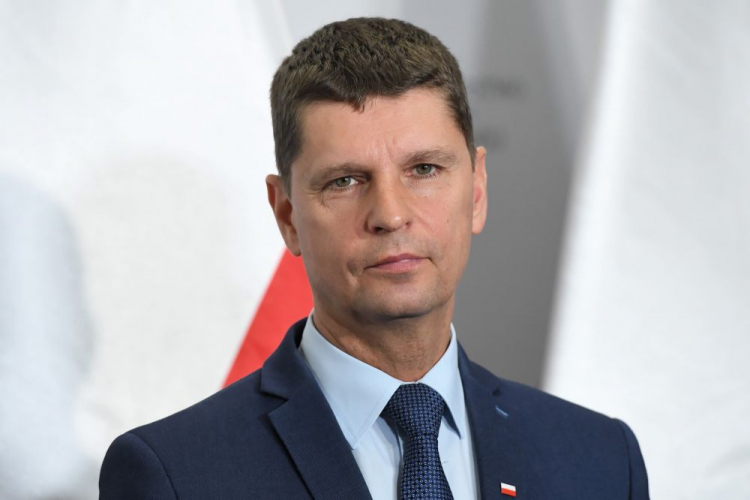 Warszawa, 19.05.2020. Koronawirus w Polsce. Minister edukacji narodowej Dariusz Piontkowski podczas konferencji prasowej nt. organizacji egzaminów zewnętrznych oraz rekrutacji do szkół ponadpodstawowych, w siedzibie MEN. Fot. PAP/R. Pietruszka