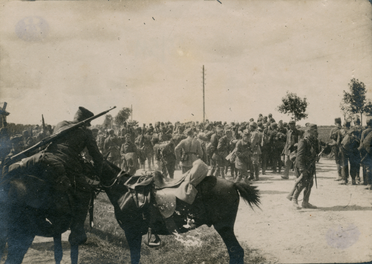 Kijów, czerwiec 1920. Polskie oddziały opuszczają miasto. Źródło: Centralne Archiwum Wojskowe Wojskowego Biura Historycznego 