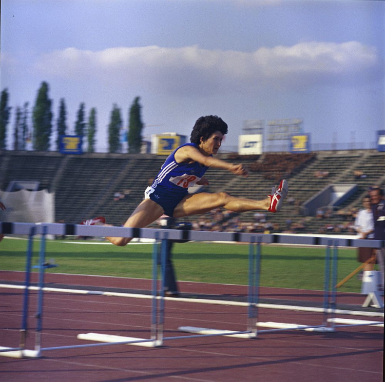 Rekord świata W Biegu Na 100m Grażyna Rabsztyn 40 lat temu ustanowiła rekord świata na 100 m przez