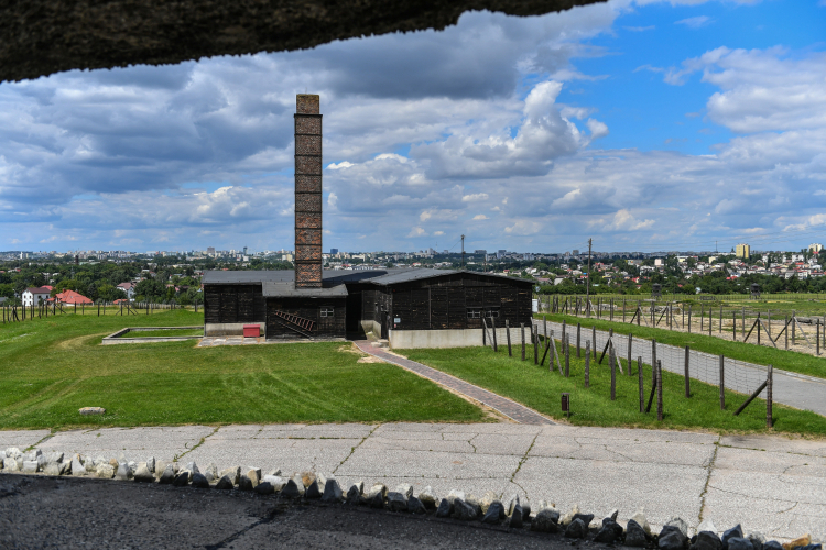  Lublin, 22.07.2020. Teren Państwowego Muzeum na Majdanku. Fot. PAP/W. Jargiło