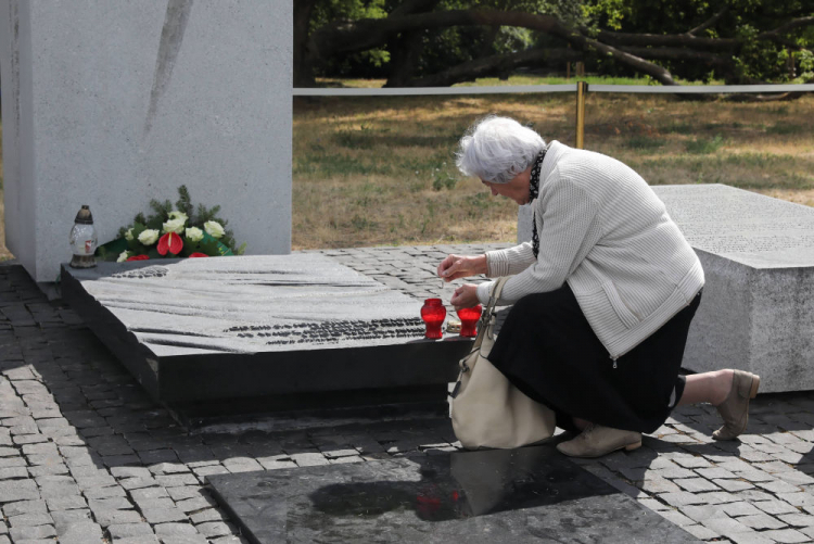 Warszawa, 11.07.2019. Pomnik ku czci ofiar Rzezi Wołyńskiej. Fot. PAP/T. Gzell