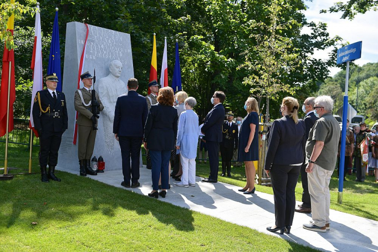 Uroczystość odsłonięcia pomnika kpt. Stanisława Jankowskiego ps. Agaton w Warszawie. Fot. PAP/M. Obara