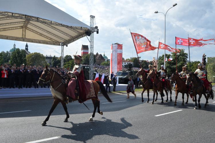 Warszawa, 15.08.2018. Wielka Defilada Niepodległości na Wislostradzie. Fot. PAP/J. Turczyk