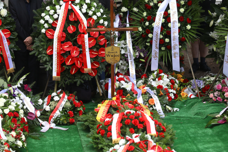 Warszawa, 24.08.2020. Uroczystości pogrzebowe Henryka Wujca na Cmentarzu Wojskowym na Powązkach w Warszawie. Fot. PAP/R. Guz