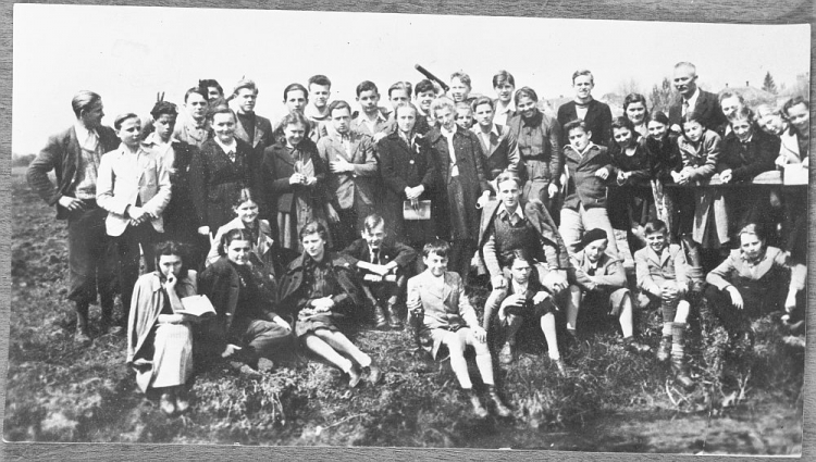Szkoła w Balatonboglár. 1940 r. Fot. PAP/Reprodukcja/W. Kryński