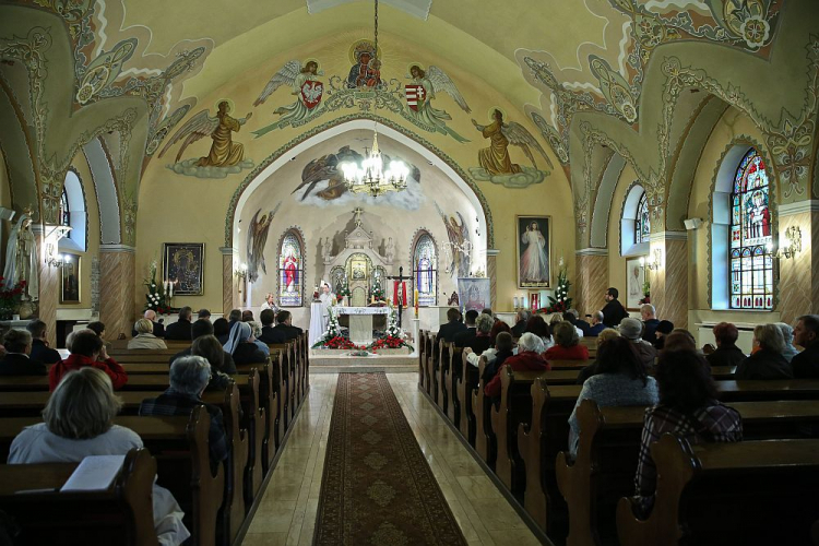 Msza w Polskim Kościele w Budapeszcie. 2016 r. Fot. PAP/R. Guz