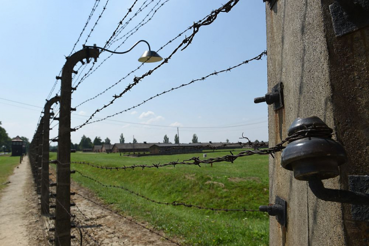 Teren b. niemieckiego obozu koncentracyjnego i zagłady Auschwitz II-Birkenau. Fot. PAP/J. Bednarczyk