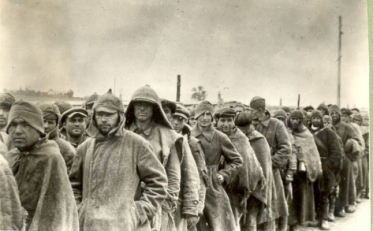 Sowieccy jeńcy. Fot. Państwowe Muzeum Auschwitz-Birkenau