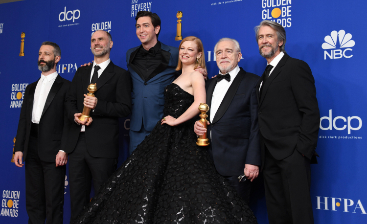 Twórcy serialu "Sukcesja": Jeremy Strong, Jesse Armstrong, Nicholas Braun, Sarah Snook, Brian Cox i Alan Ruck. Fot. PAP/EPA