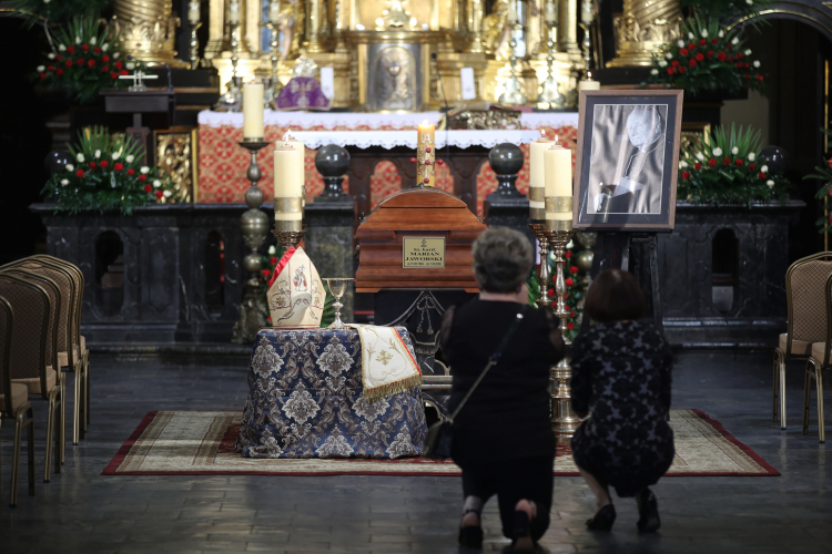 Kalwaria Zebrzydowska, 11.09.2020. Uroczystości pogrzebowe arcybiskupa seniora archidiecezji lwowskiej kard. Mariana Jaworskiego, 11 bm. w Sanktuarium Pasyjno-Maryjnym w Kalwarii Zebrzydowskiej.  PAP/Ł. Gągulski