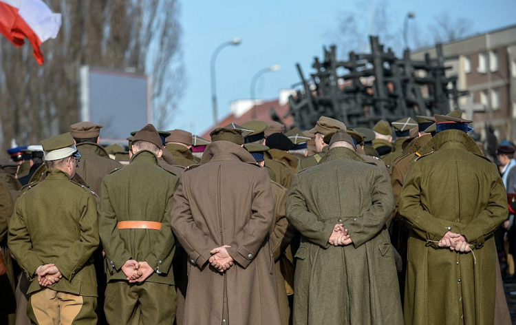 IX Katyński Marsz Cieni przed Pomnikiem Poległym i Pomordowanym na Wschodzie. 2016 r. Fot. PAP/M. Obara