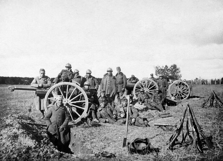 Okolice Stołpców (Nowogródczyzna), październik 1920 r. Odpoczynek po bitwie niemeńskiej. Źródło: Centralne Archiwum Wojskowe WBH