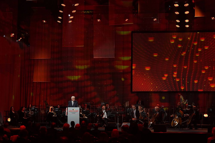 Prezydent RFN Frank-Walter Steinmeier podczas uroczystości 30. rocznicy zjednoczenia Niemiec w Poczdamie. Fot. PAP/EPA