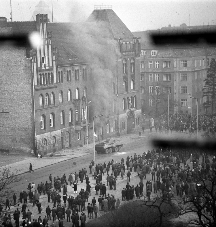 Wydarzenia grudniowe w Szczecinie. Fot. PAP/A. Wituszyński