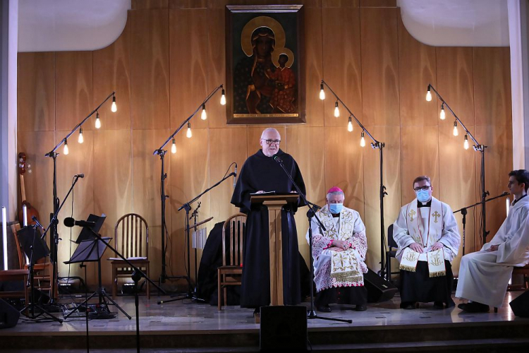 O. Wiesław Dawidowski podczas Nabożeństwa Słowa Bożego w Auli Kurialnej w Warszawie. Uroczystość odbyła się w ramach obchodów XXIV Dnia Judaizmu w Kościele Katolickim w Polsce. Fot. PAP/L. Szymański