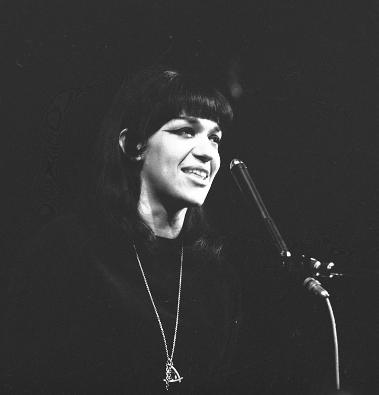 Ewa Demarczyk. Kraków, 1967 r. Fot. PAP/CAF/H. Rosiak