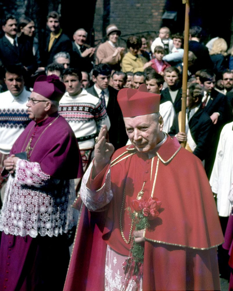 Prymas Polski, kardynał Stefan Wyszyński (P). Fot. PAP/J. Morek