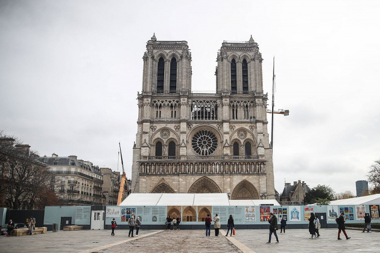 Katedra Notre-Dame w Paryżu. 10.2020. Fot. PAP/EPA