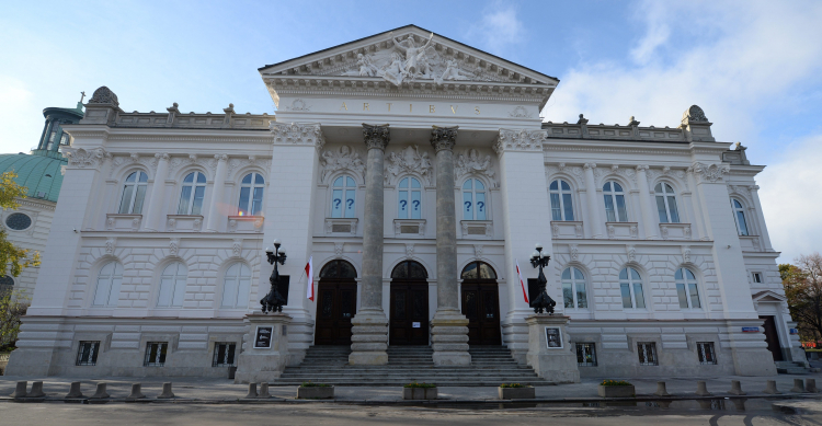 Gmach Zachęty - Narodowej Galerii Sztuki. Fot. PAP/J. Turczyk