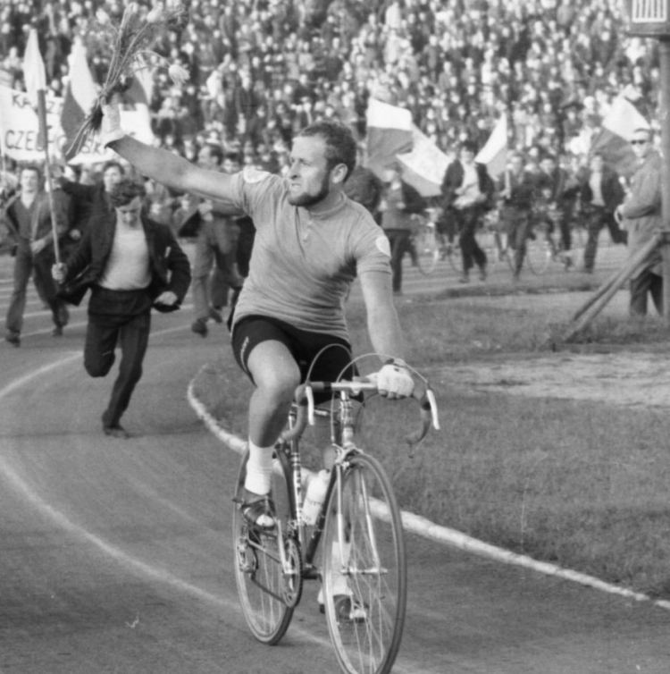 Poznań, 1970-05-20.    Zygmunt Hanusik- jeden za zwycięzców IX etapu XXIII Wyścigu Pokoju. PAP/CAF/S. Dąbrowiecki