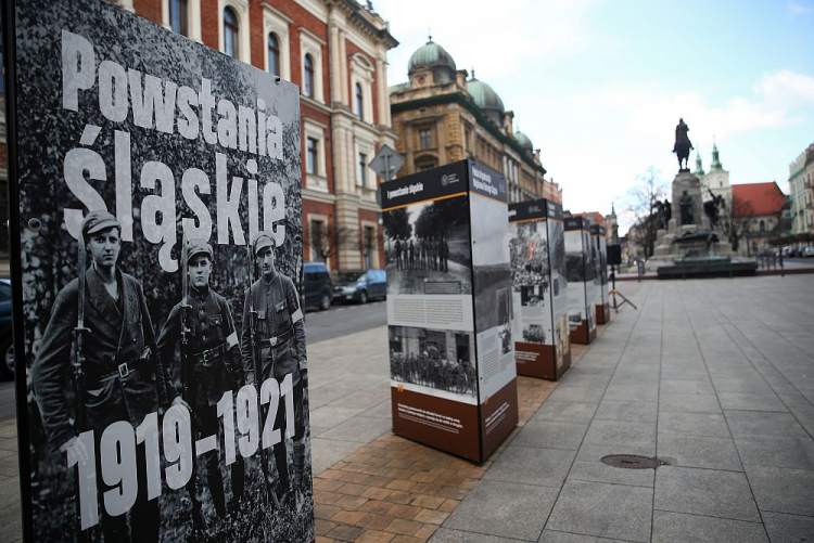 Wystawa „Powstania śląskie 1919–1921” na placu Matejki w Krakowie. Fot. PAP/Ł. Gągulski