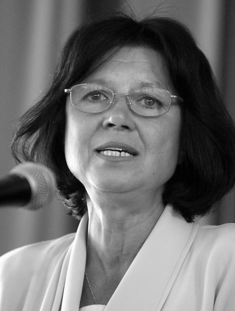 Izabella Sierakowska, 2003 r. Fot. PAP/P. Wierzchowski