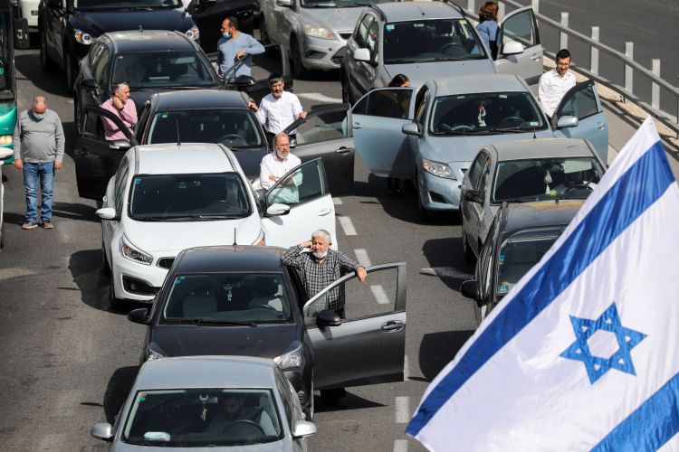 Izrael 08.04.2021. Izraelczycy oddają hołd pomordowanym w Dniu Pamięci Holokaustu. Fot. PAP/EPA