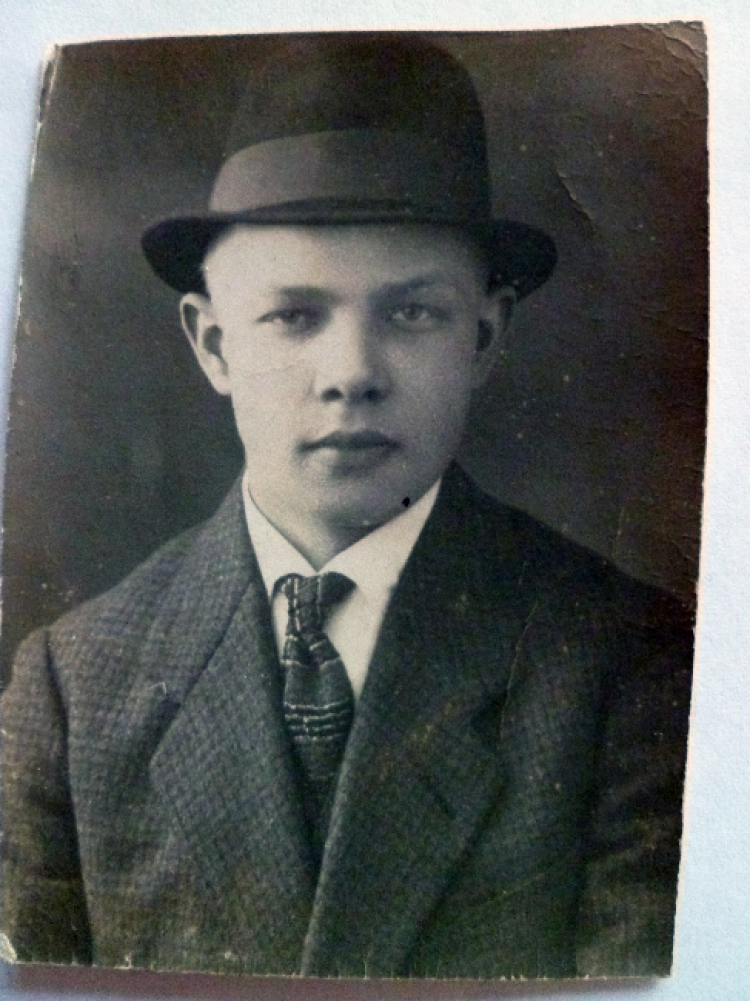 Jan Dusza w wieku około 20 lat (archiwum rodzinne). Źródło: MKDNiS