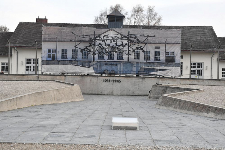 Teren b. niemieckiego obozu koncentracyjnego Dachau. 2019 r. Fot. PAP/P. Polak