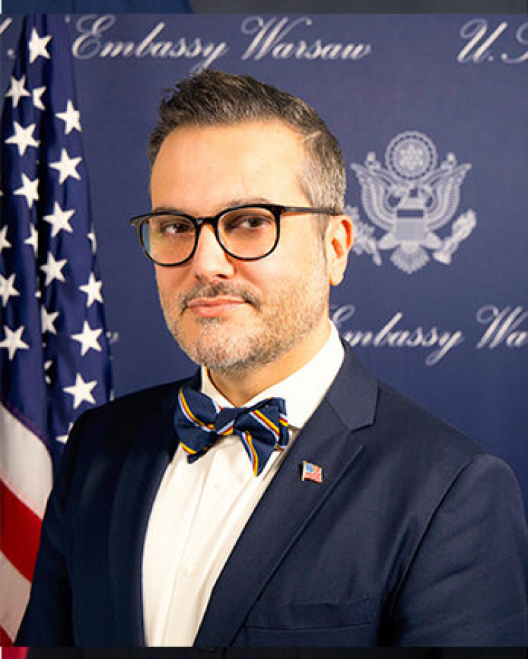 Chargé d’affaires ambasady USA w Polsce Bix Aliu. Źródło: Fot. Ambasada i Kosulat USA w Polsce