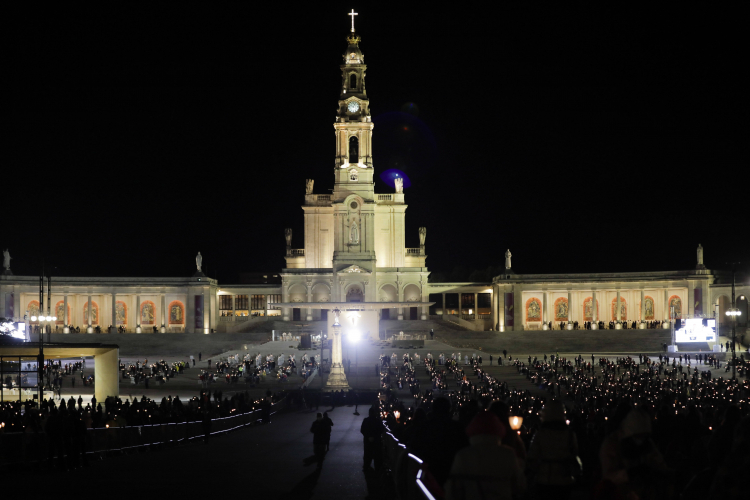 W sanktuarium w Fatimie rozpoczęły się obchody rocznicowe objawień maryjnych. Fot. PAP/EPA