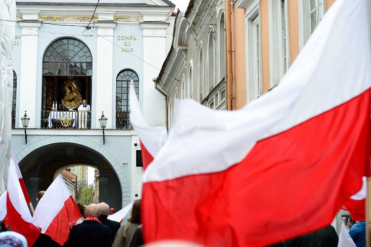 Msza święta pod przewodnictwem ks. Wojciecha Górlickiego w kaplicy Ostrobramskiej w Wilnie. 02.05.2021. Fot. PAP/V. Doveiko