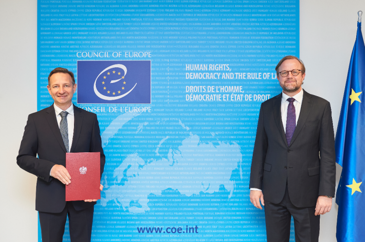 Polska podpisała Konwencję ramową Rady Europy o wartości dziedzictwa kulturowego dla społeczeństwa. Źródło: MKDNiS